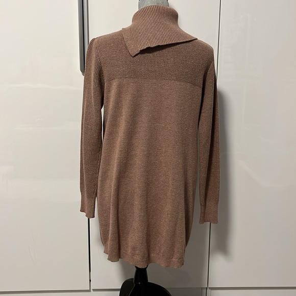 NWOT Sweater Dress Cowl Neck Buttons Pockets Blush, Size S/M - Picture 9 of 11